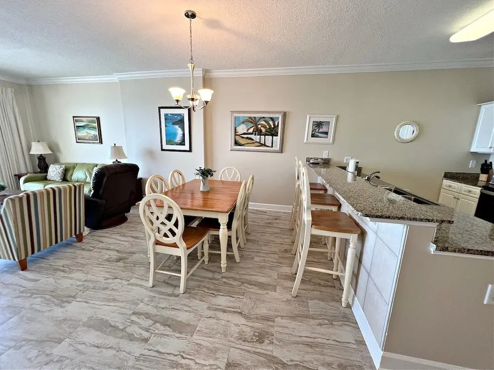 Regency Isle 704