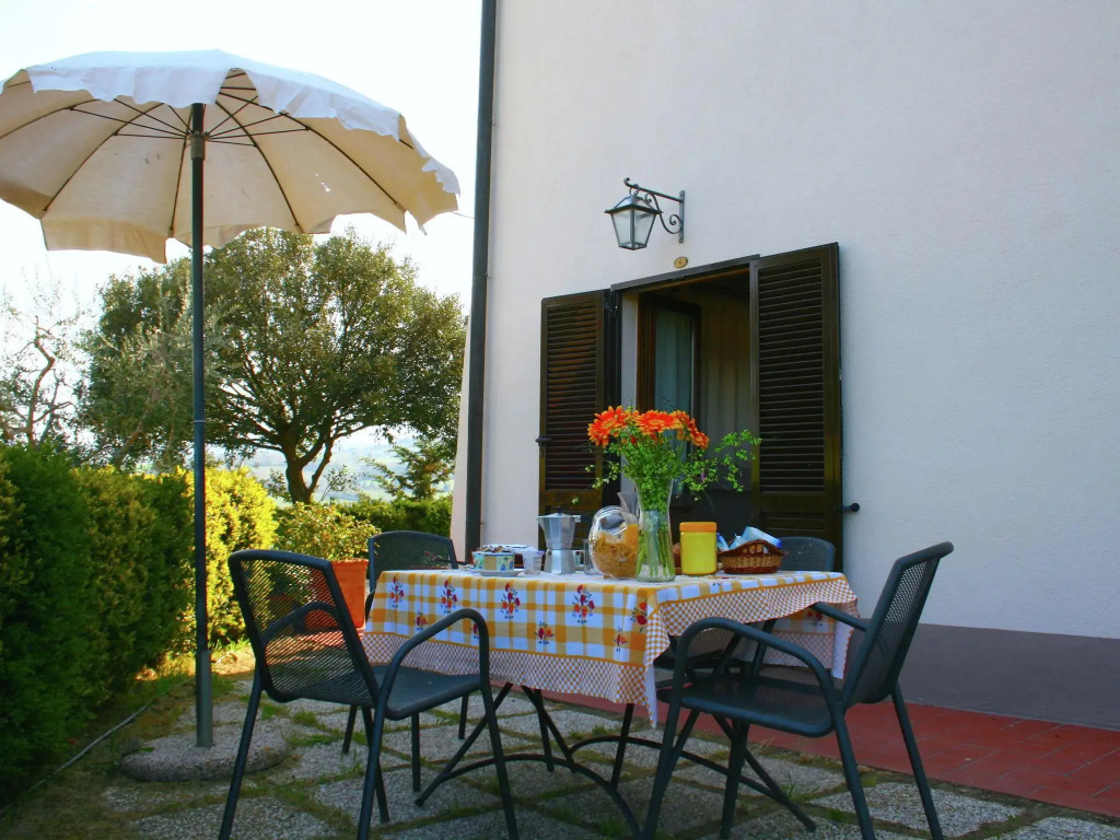 Spacious Farmhouse in Pienza with Swimming Pool