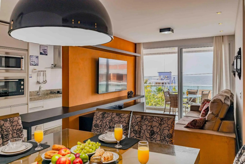 Boulevard Bombinhas, Condo com Piscina - Apto 3 dorms 6 pessoas