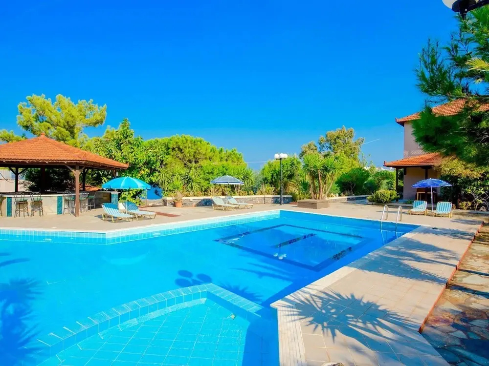 Beautiful Villa With Pool and Tennis Court at Agia Pelagia NW