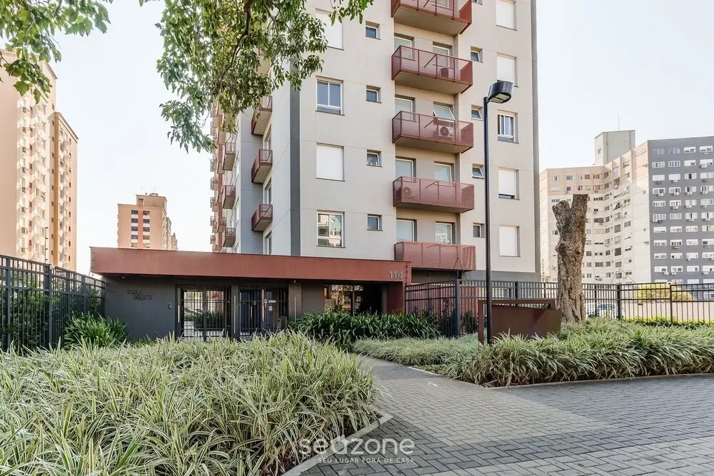 Studio in Building With Pool Con1206