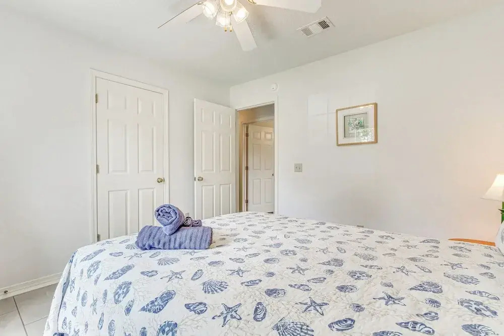 Updated Pensacola Getaway ~ 10 Mi to Beaches!