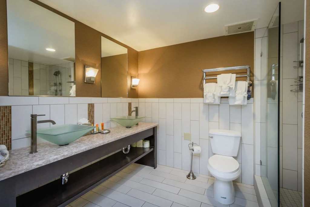 Lions Gate Hotel