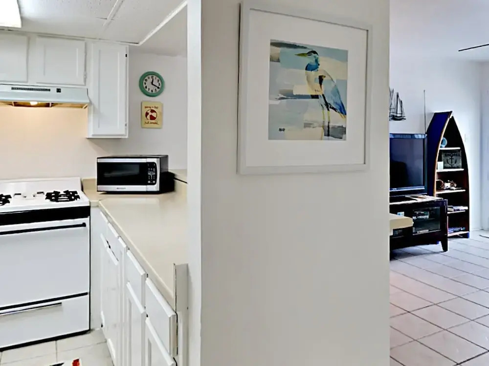 Nelray Shores - One Bedroom Condo