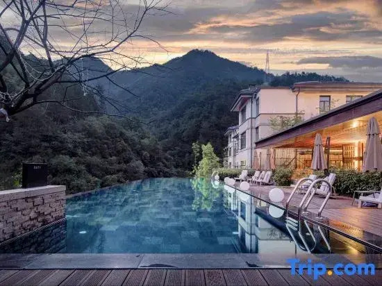 Yunshang Huaxi Holiday Hotel