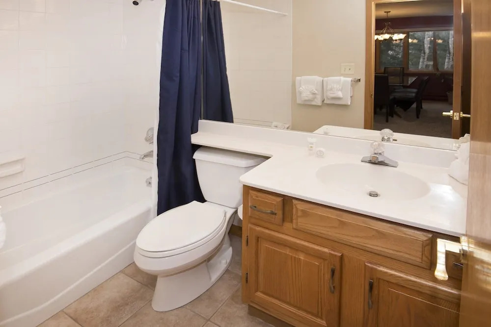 Townsend Place A206 1 Bedroom Condo by RedAwning