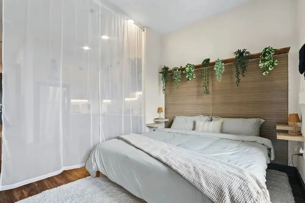 12min DT 6min Domain Studio-pool Free Parking