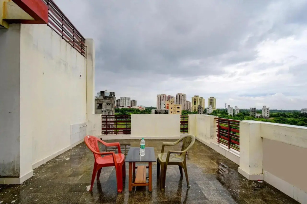 Oyo 93057 Swastik Guest House