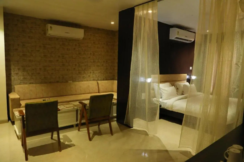 Hotel Purple Orchid