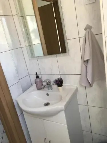 Amelia Apartment