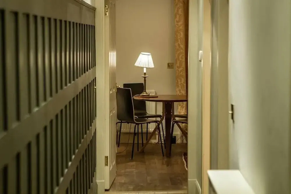 Cosy Modern Stockbridge Apartment