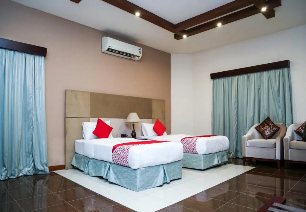 OYO 130 Night Inn Hotel