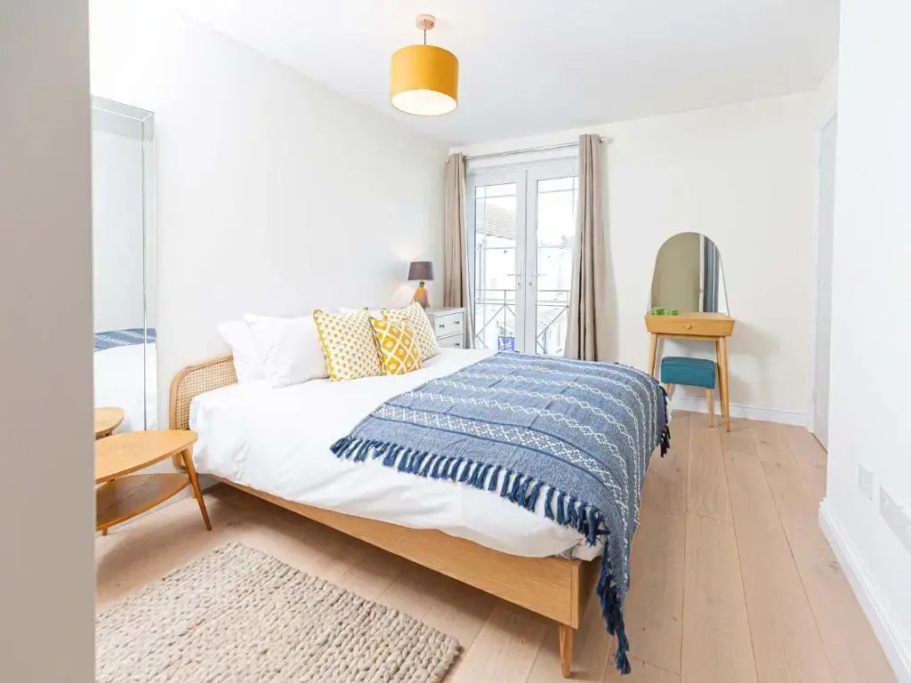 10 Tivoli Mews - By Luxury Apartments