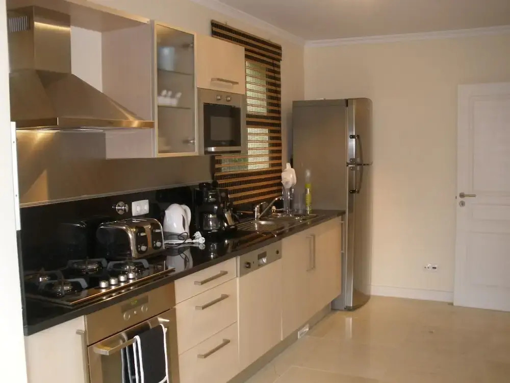 Plaza Bay Luxury Apartment with Swimming Pool