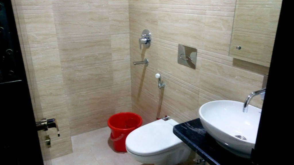HOTEL TASHKENT PALACE - Budget Friendly, Near R K Ashram Metro Station