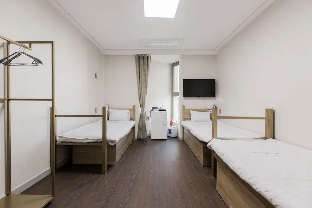 Shining Glory House - Hostel