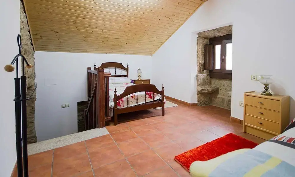 104490 -  House in Cee