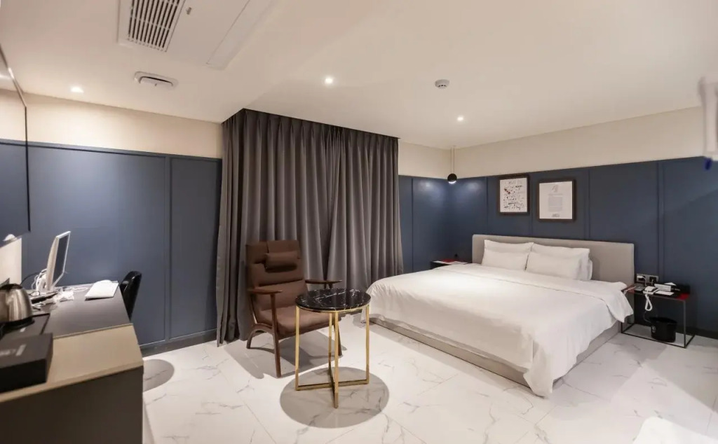 Brown Dot Hotel Hadan