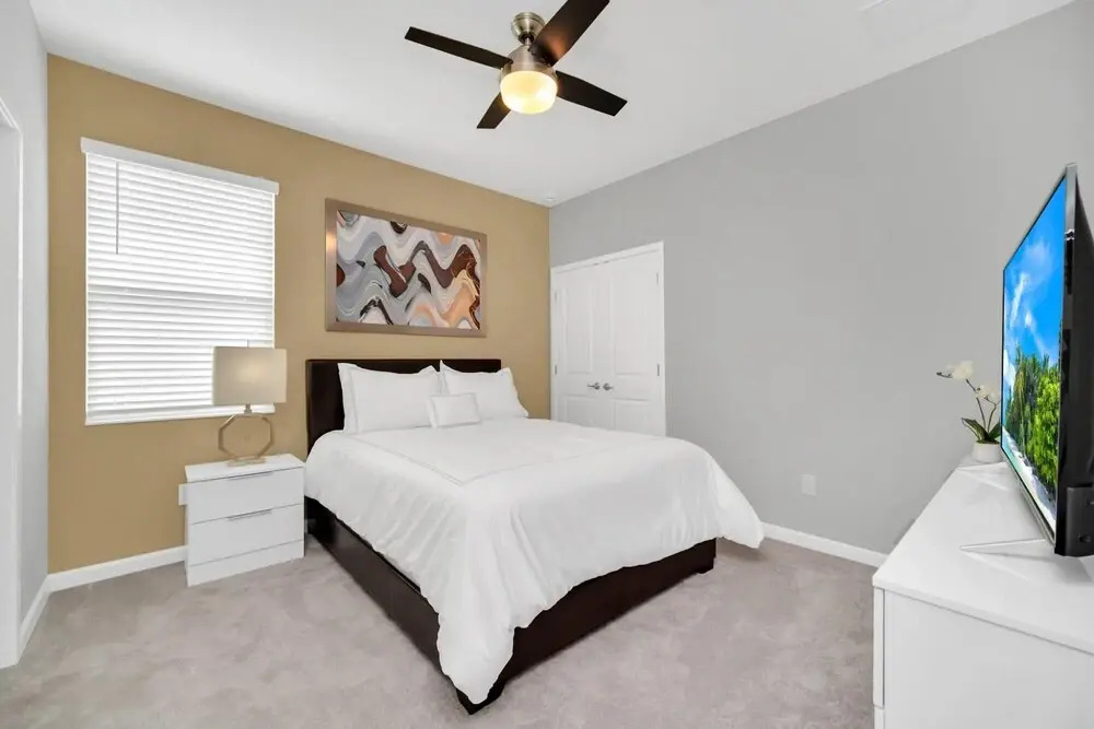 12br Mansion - Sleeps 26 - Family Resort w Private Pool Hot Tub and Games