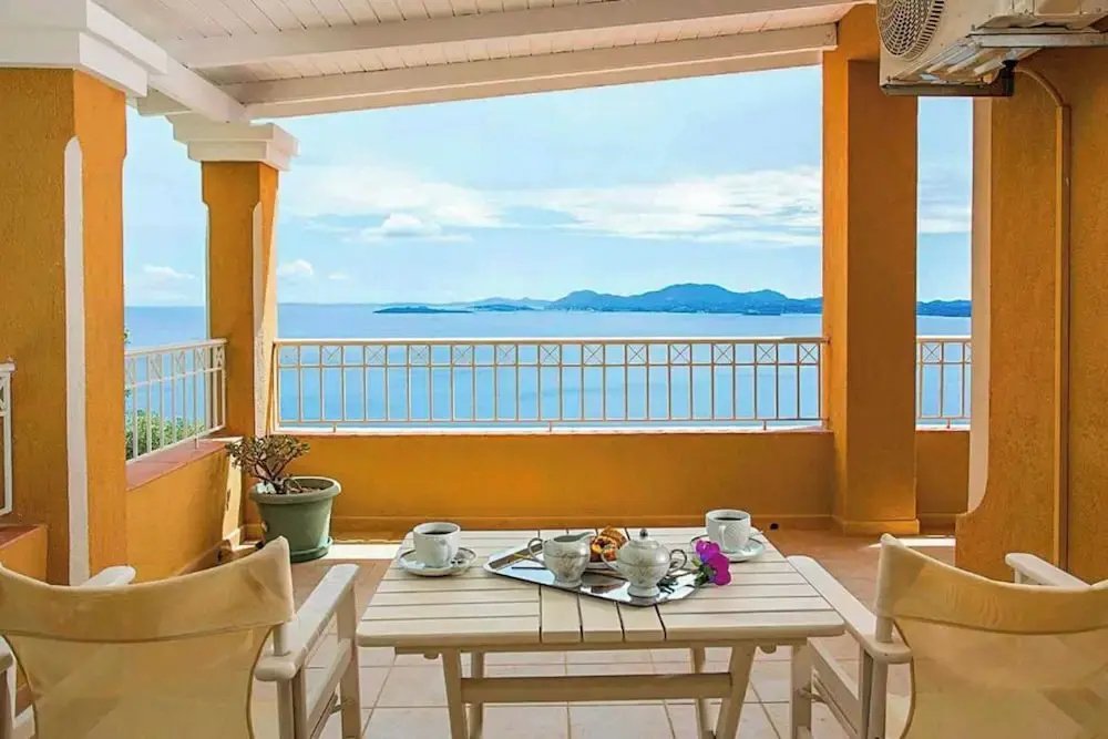 Villa Elena Costa