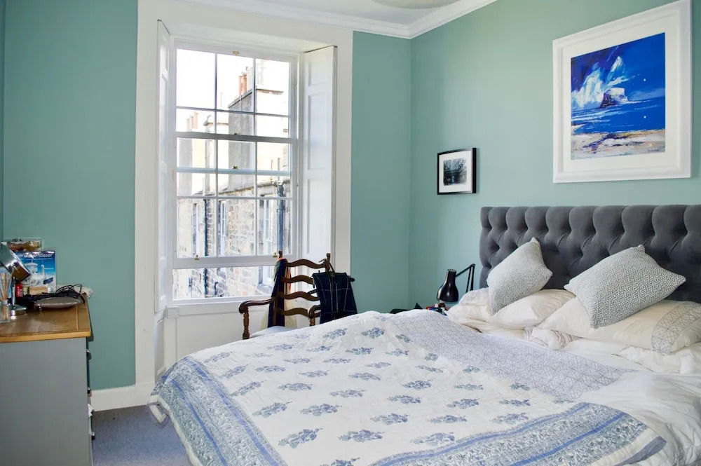 2 Bedroom Flat In Heart Of New Town