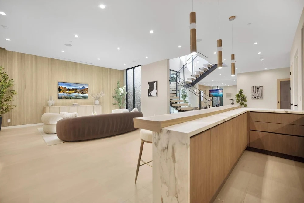 Amestoy Modern: Stunning 4BR Estate With Theater & Gym