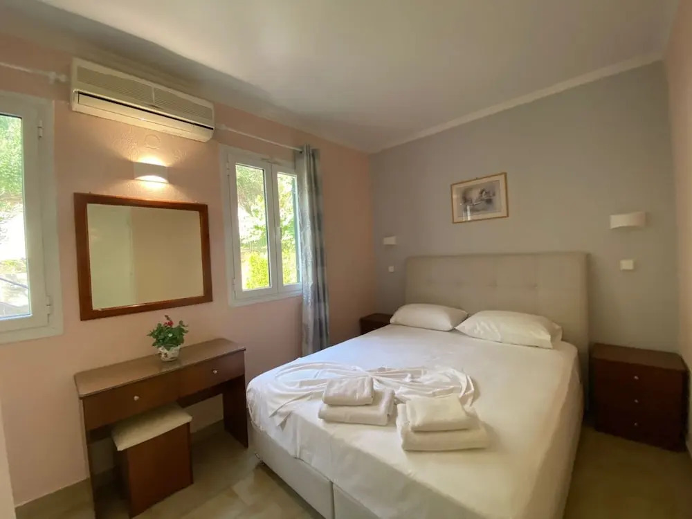 Corfu Glyfada Menigos Resort 40