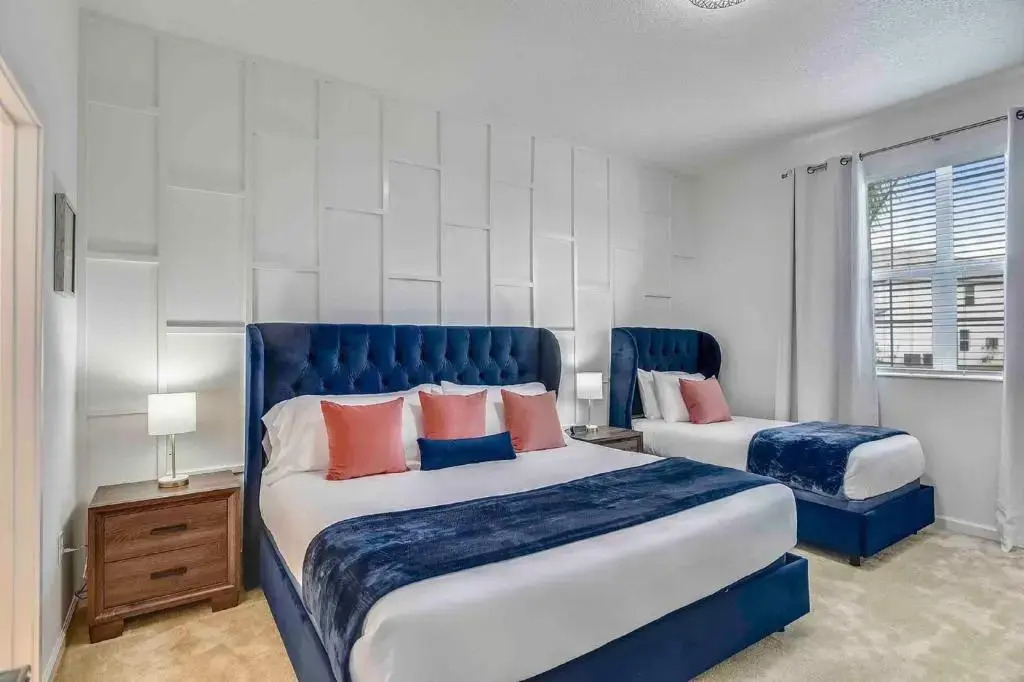 Magnificent Twelve Bedrooms with Ten Suites with Private Pool at Bella Vida Resort 0428