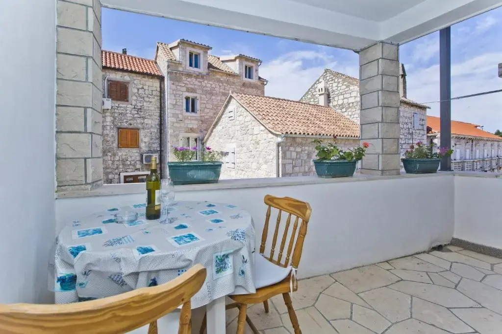 Old town apartment Mare