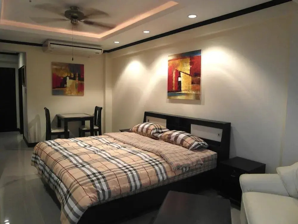 Jomtien Beach Condominium A2 F12 R34