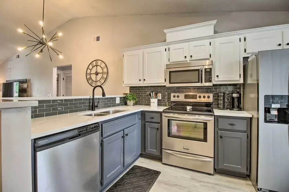 Hinesville Condo: Grill, 4 Mi to Fort Stewart