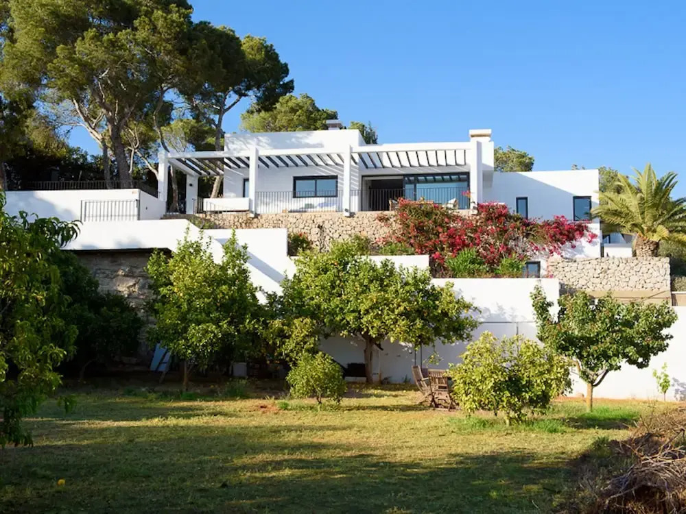 Posh Holiday Home With Pool, Library & Scenic Views in Jesus