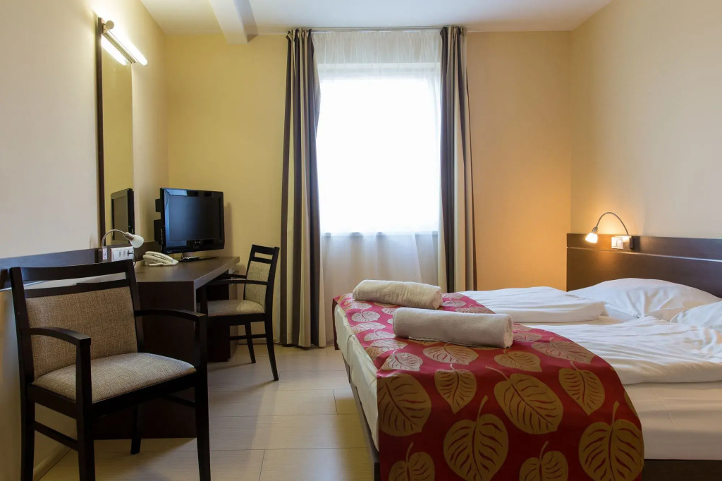 CE Plaza Hotel