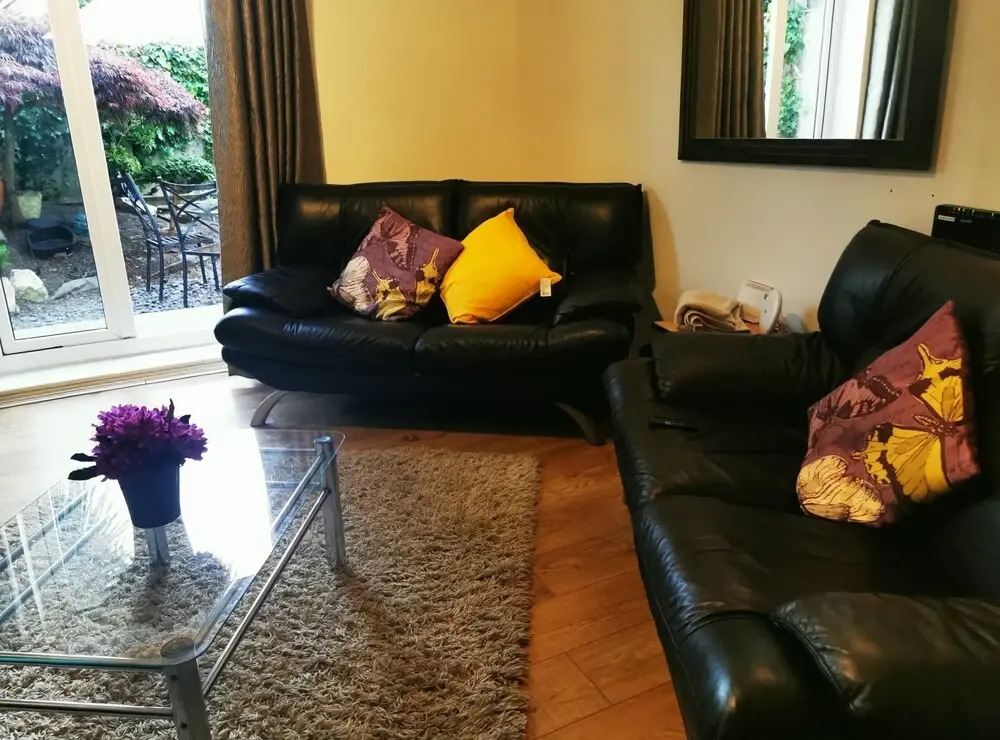 Fabulous,3 bedrooms, garden, hot tub, sleeps 8.