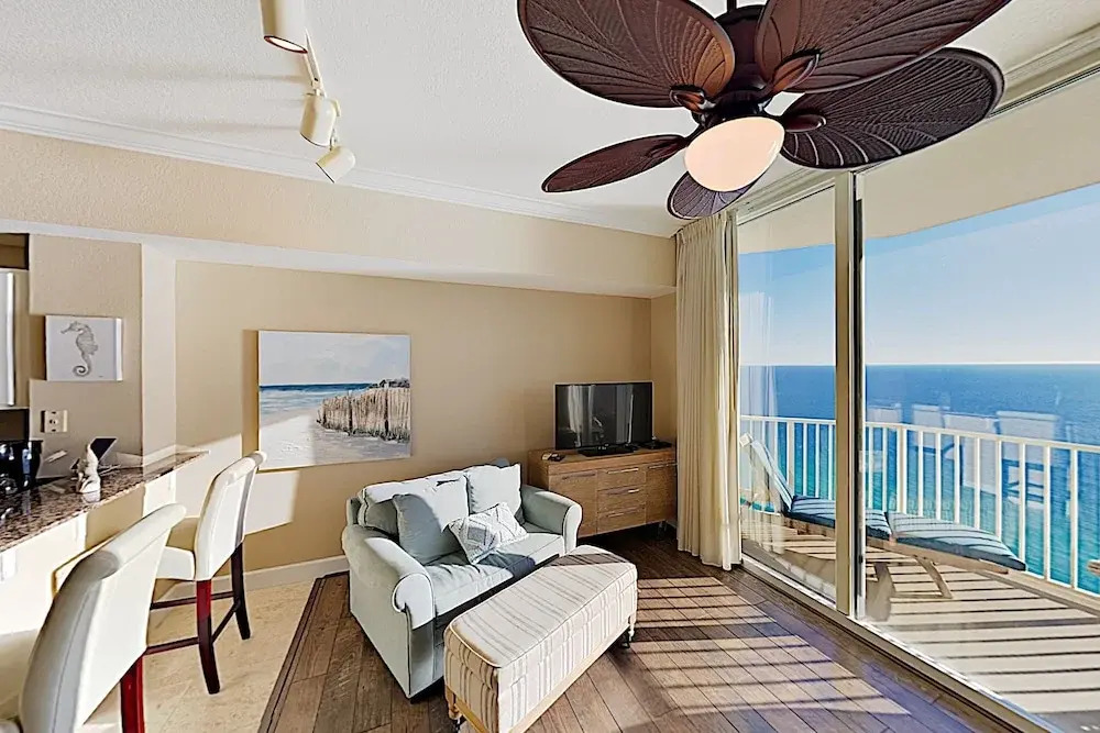 Impeccable Oceanfront W/ Pools & Huge Gym 1 Bedroom Condo