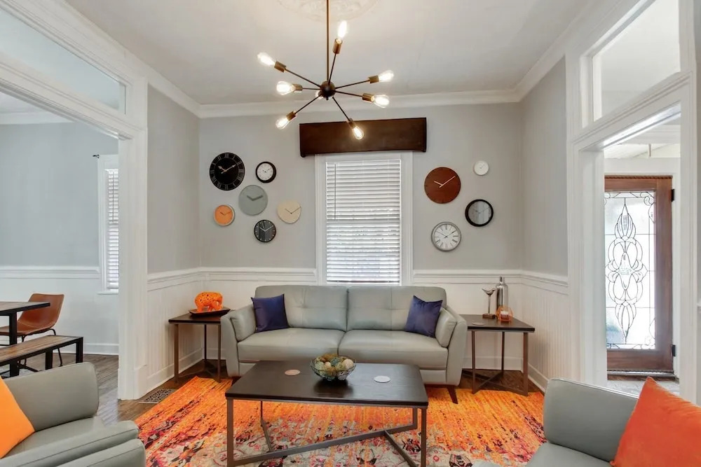 1202 Savannah - 4 Br Home