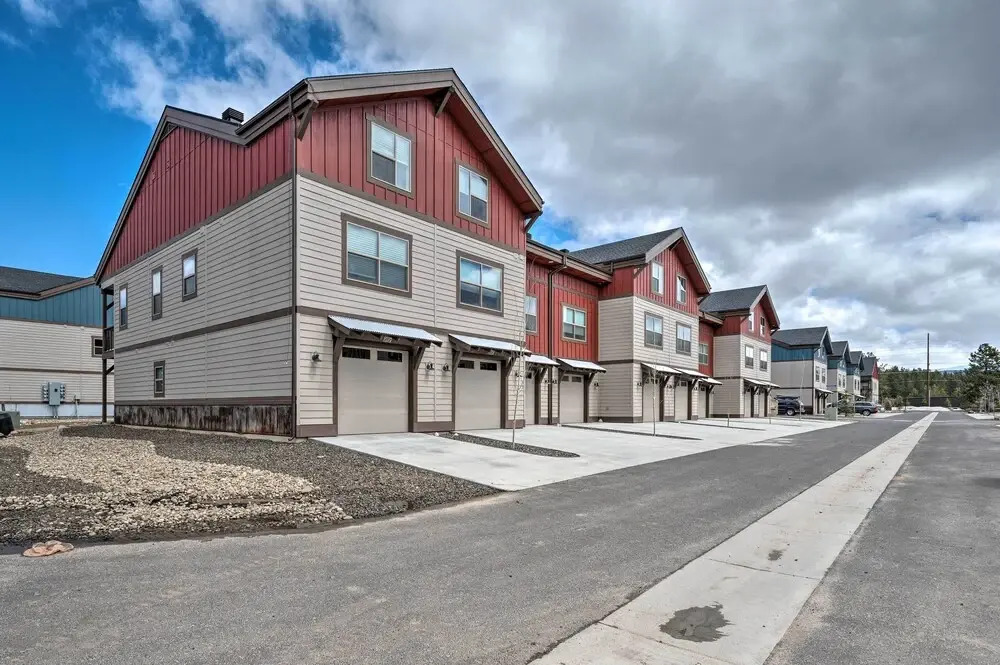 Charming Mccall Townhome: Hike, Fish, & Ski!