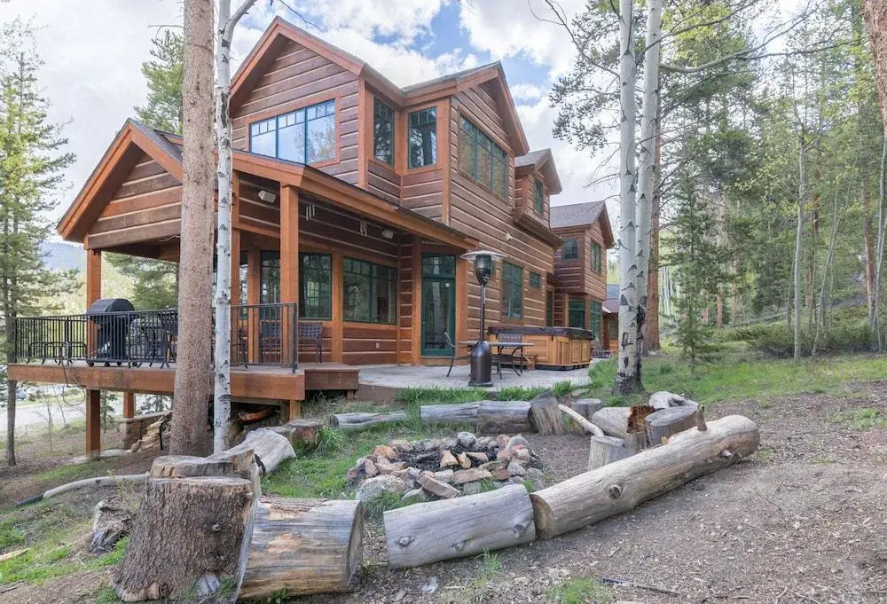 Mountainside Keystone Home by RedAwning