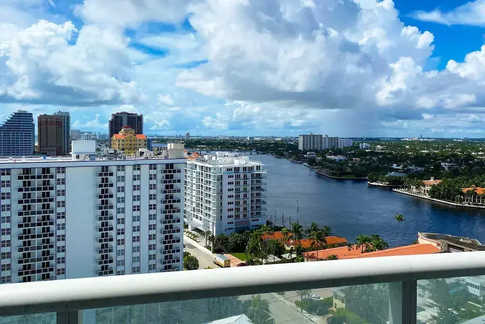 5-star Condo at The W Residences 1BR by Oneluxstay