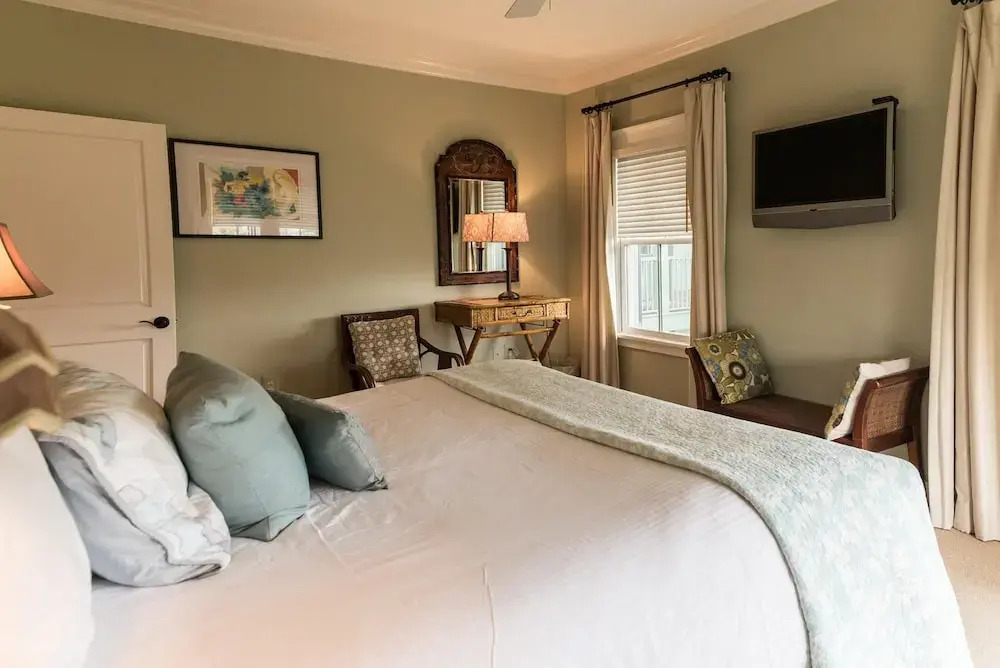 Watercolor - Park District 1-Bedroom Condos by 360 Blue