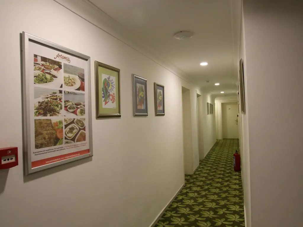 Artemis Hotel