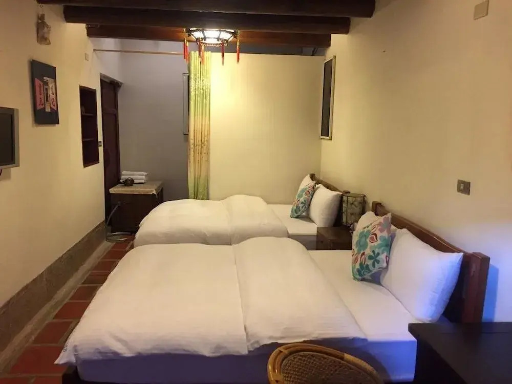 No. 85 Shuitou B&B