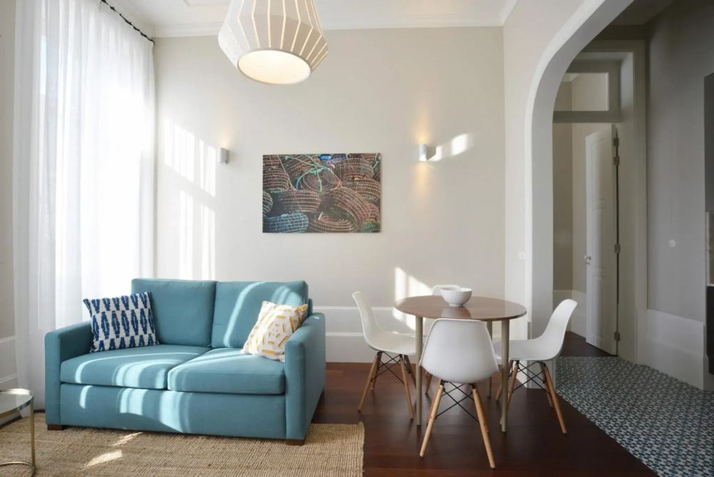 Market 2A in Oporto With 2 Bedrooms and 2 Bathrooms