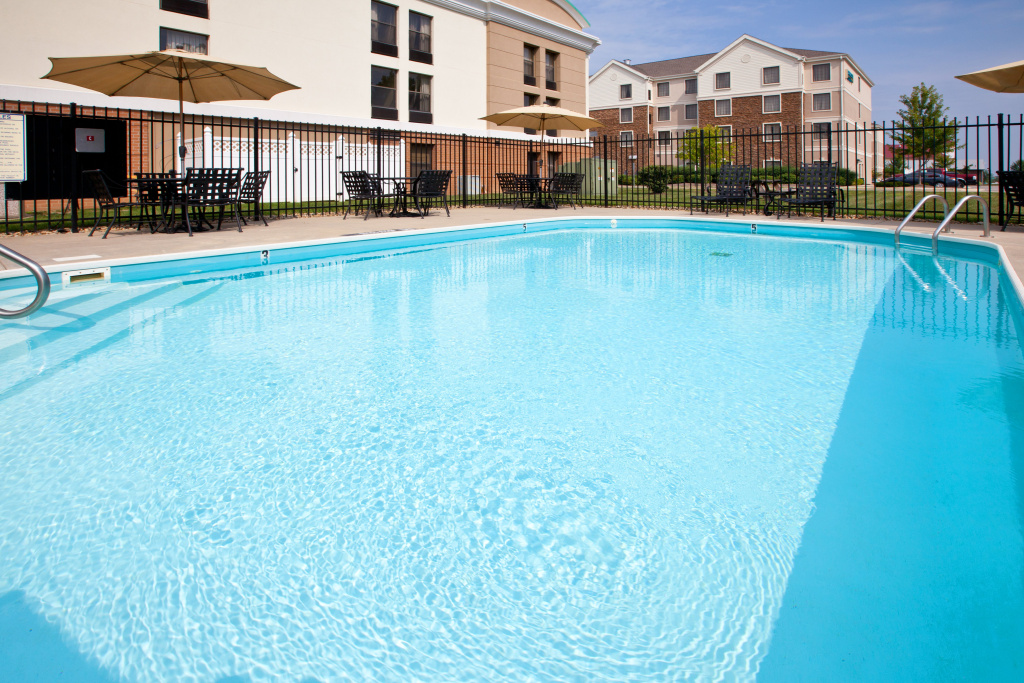 Holiday Inn Express Indianapolis Airport by IHG