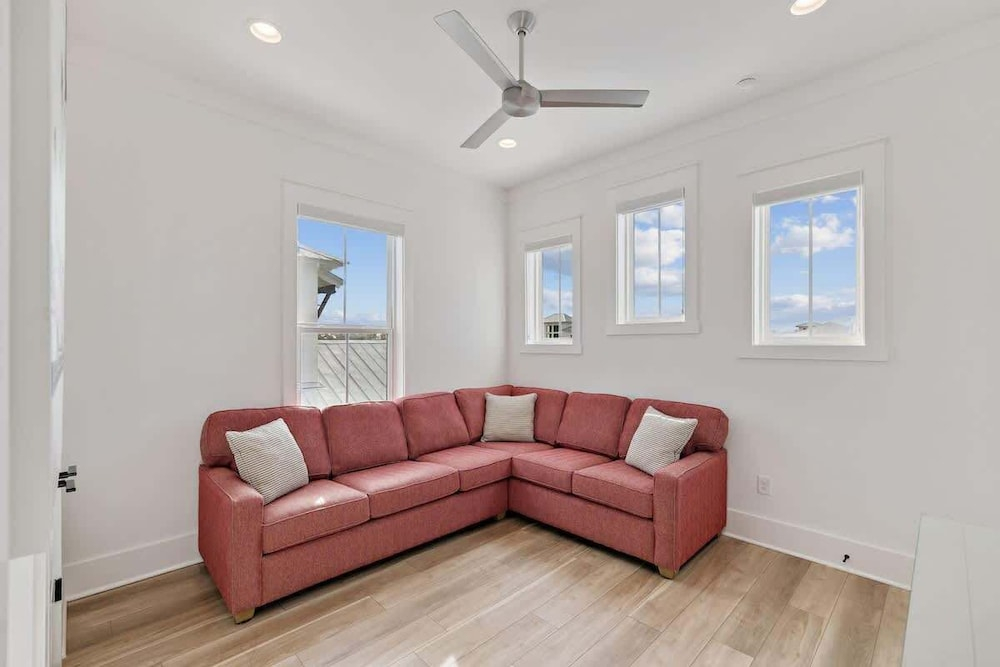 7BR Elegance and Comfort Withpool and Near the Beach