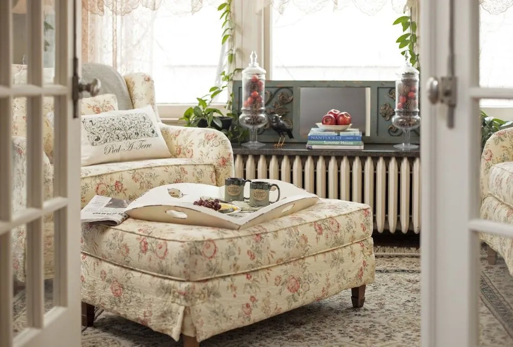 A G Thomson House Duluth Bed and Breakfast
