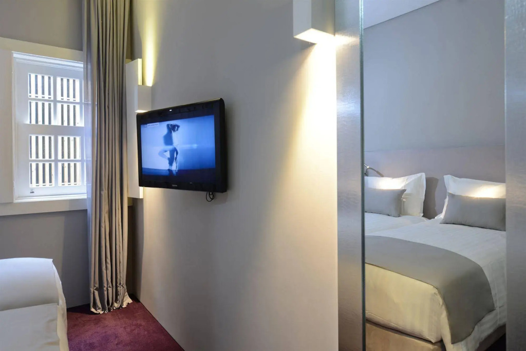 EMAJ Boutique Hotel