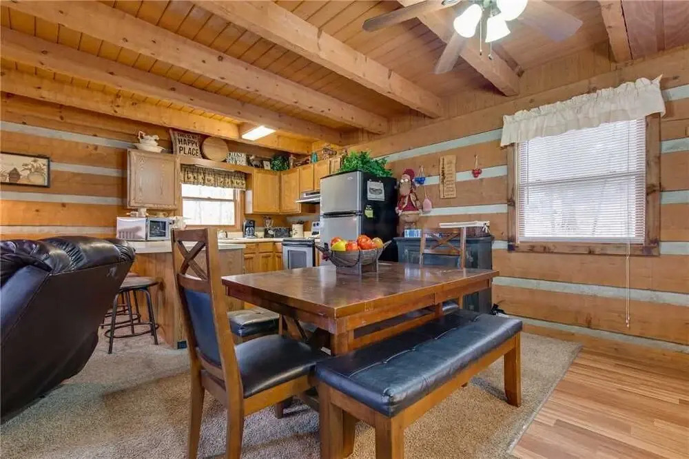Moose Crossing - Three Bedroom Cabin