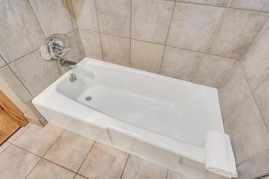 Laurelwood Condominiums Studio Premier Unit 308
