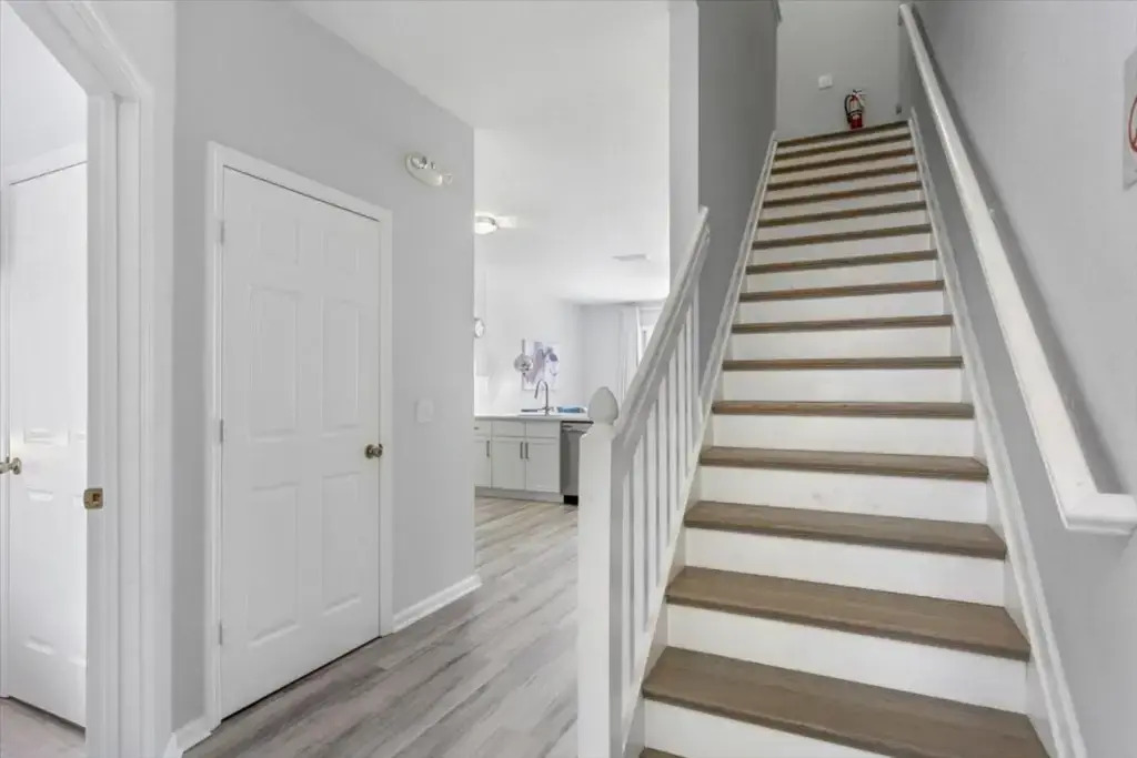 3 Bedrooms 3 Bathrooms Windsor Hills 2554 ML